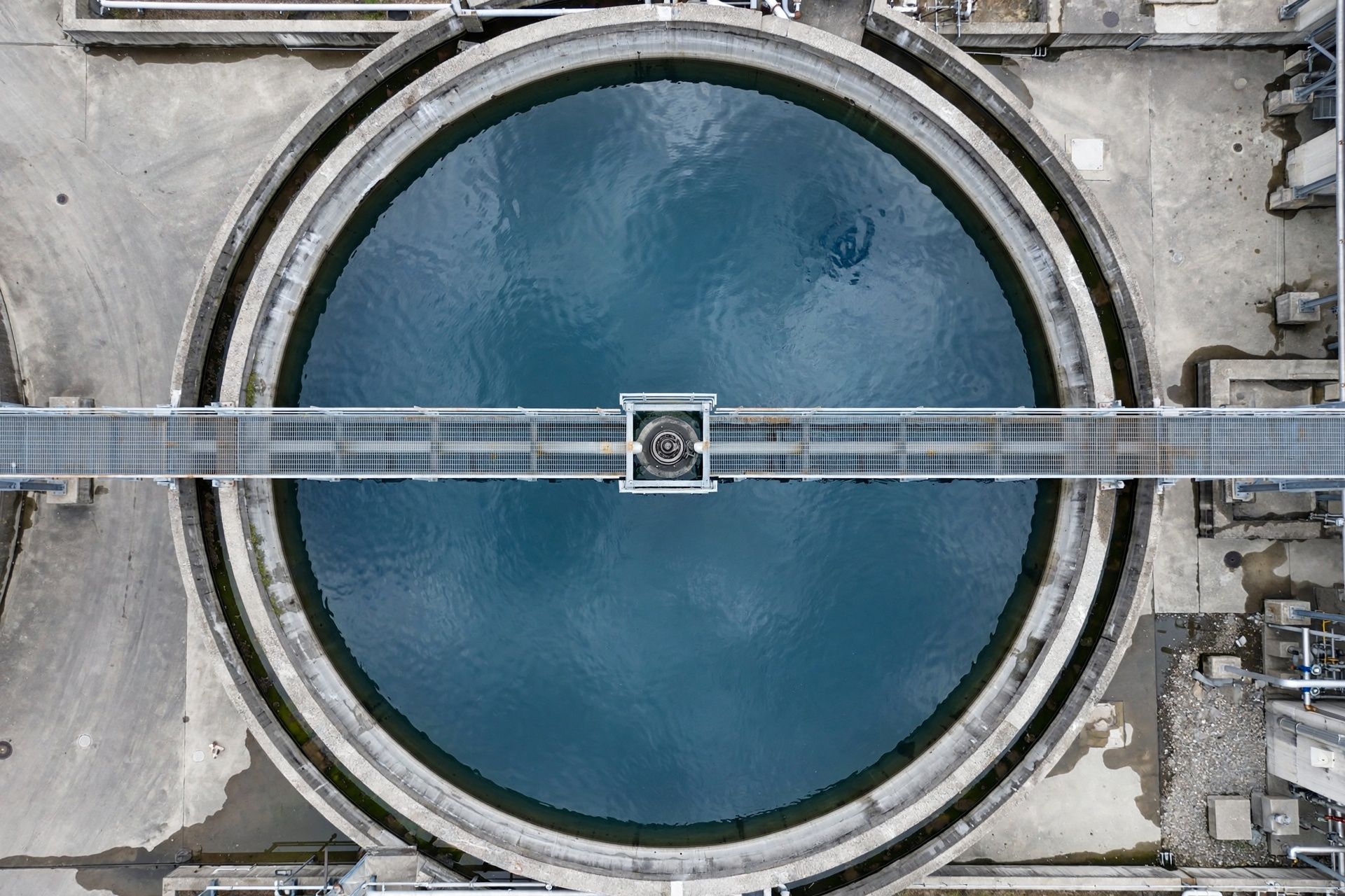 Visualisation : Bassin de traitement des eaux vu du dessus